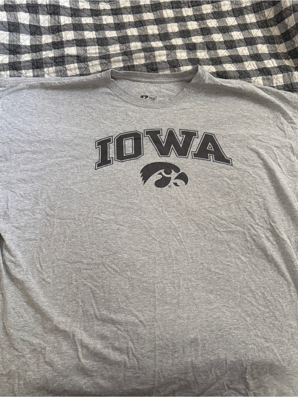 Iowa Hawkeyes Gray Graphic Tee - Collegiate Short Sleeve Shirt Caitlin Clark